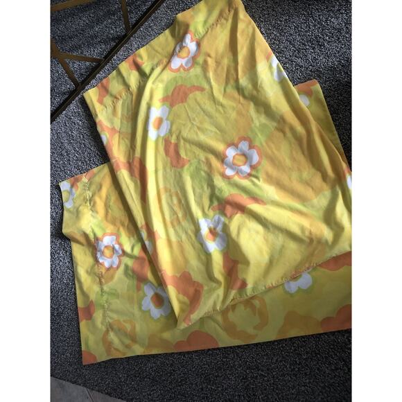 Vintage Wamsutta Standard Pillow Case Cutter Pair Soft Groovy 70s Floral - Picture 1 of 5